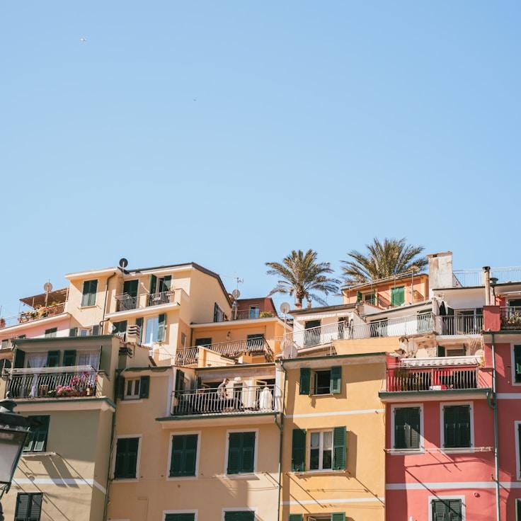 Family terraces and cafés for calm evenings in Toronto